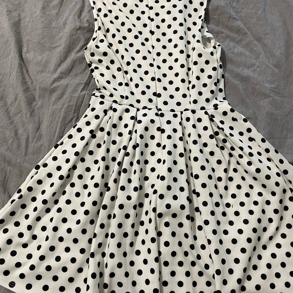 Forever 21 skate dress - Picture 4 of 4